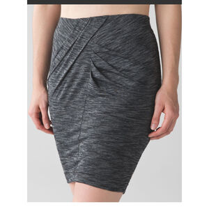 Lululemon Women’s Yoga Haven Skirt, Size 4, Heathered Black, VGUC